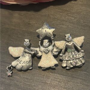 Silver Angel Brooch with Peace on Earth Design Vintage